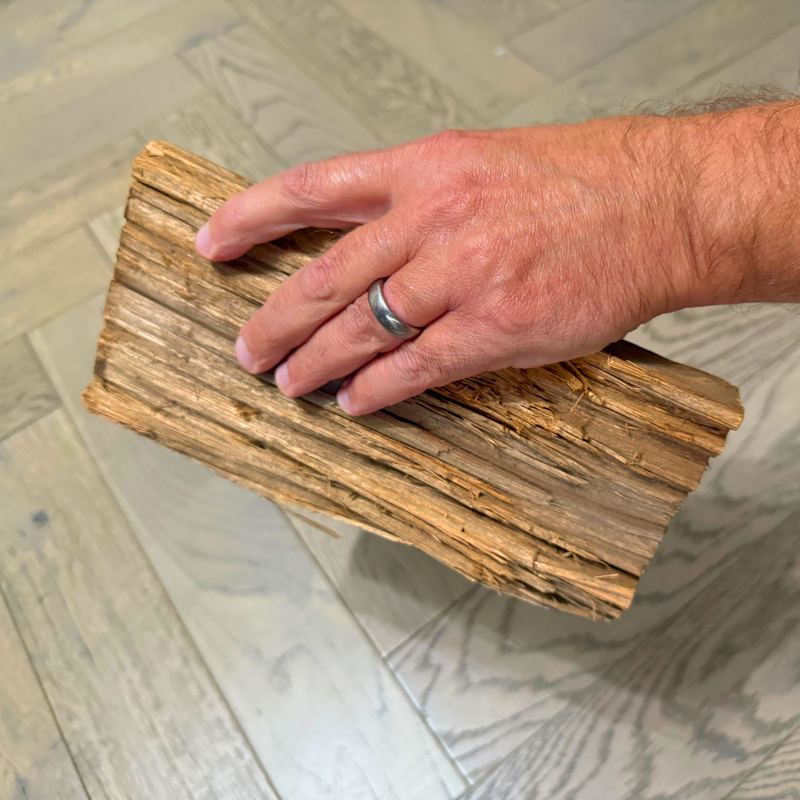 Kiln Dried Hardwood Logs, Ready to Burn 30KG Box