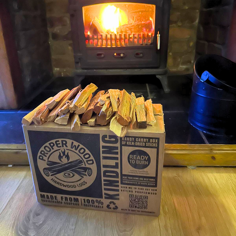 Kiln-Dried Hardwood Kindling – Quick to Ignite & Ready to Burn, 4.5kg Large Box
