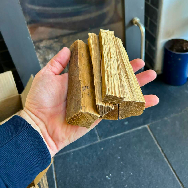 Kiln-Dried Hardwood Kindling – Quick to Ignite & Ready to Burn, 4.5kg Large Box